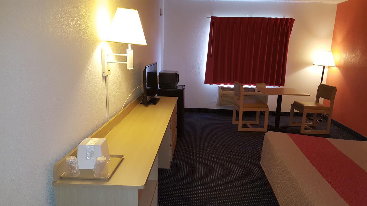 Red Carpet Inn Gibbstown Экстерьер фото