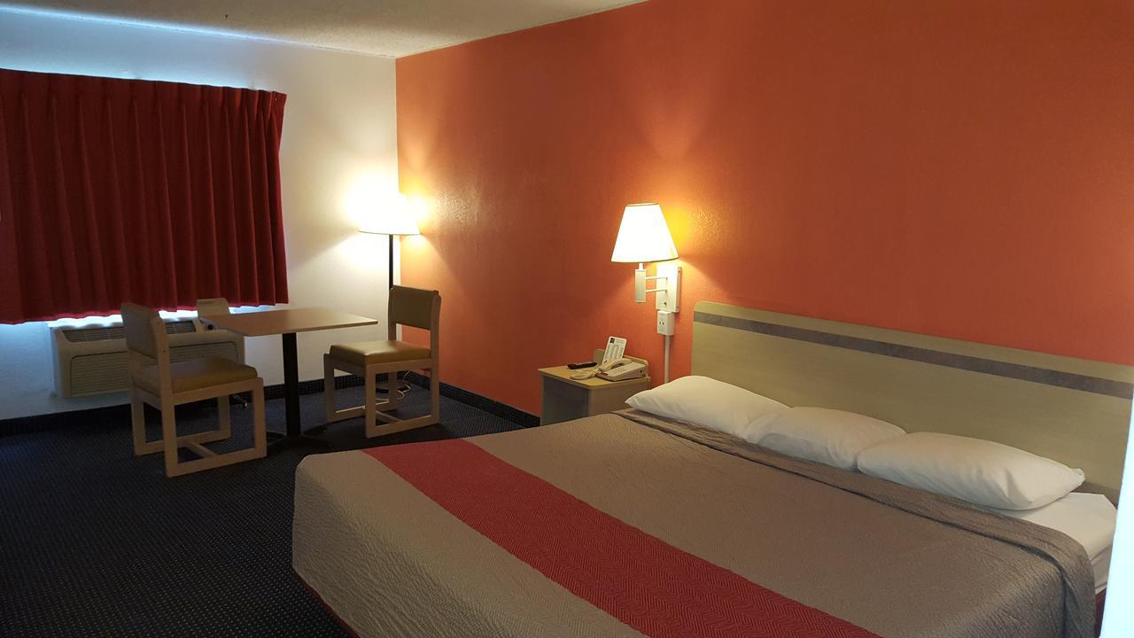 Red Carpet Inn Gibbstown Экстерьер фото
