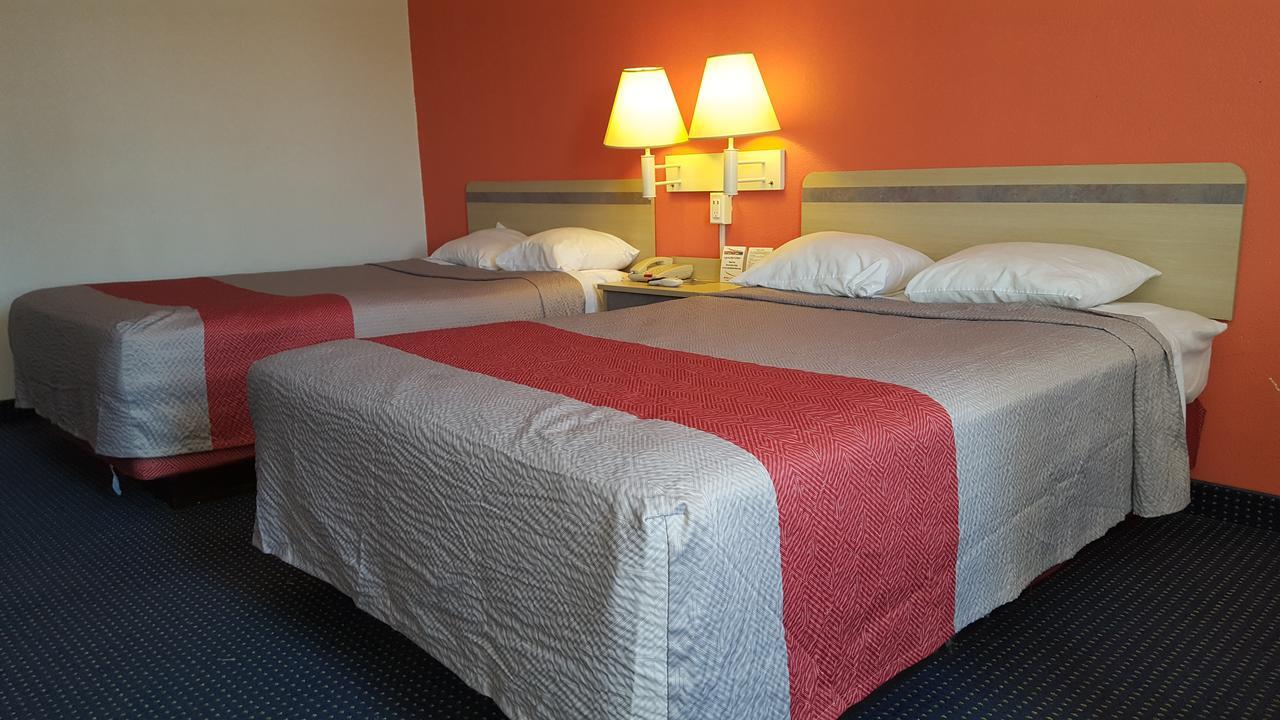Red Carpet Inn Gibbstown Экстерьер фото